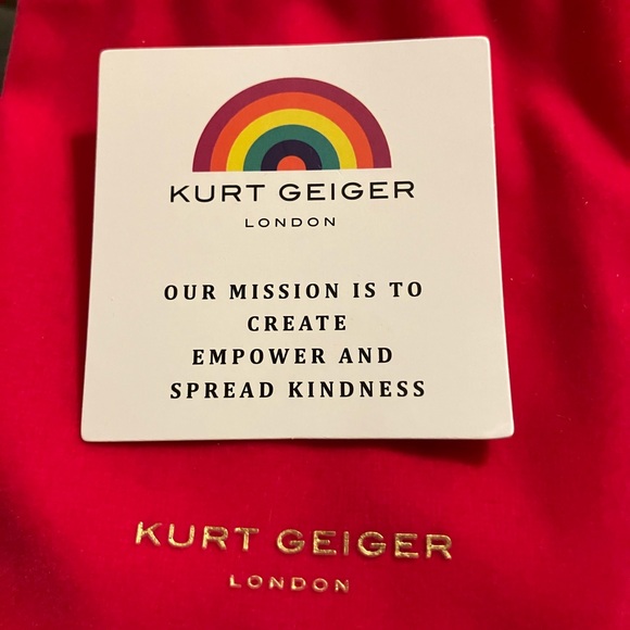 Kurt Geiger Pearl Multicolor Beaded Bracelet with Gold Accents. Dustbag. NWT - Picture 2 of 4